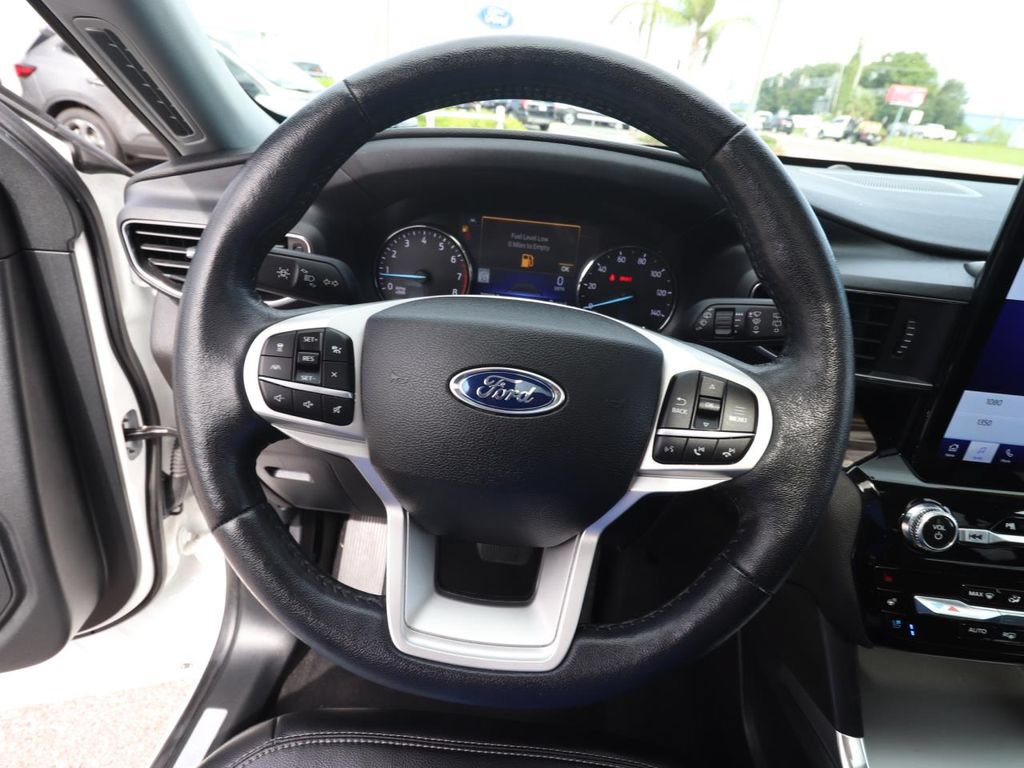 Certified 2023 Ford Explorer Limited w/ Limited Technology Package RWD image 19