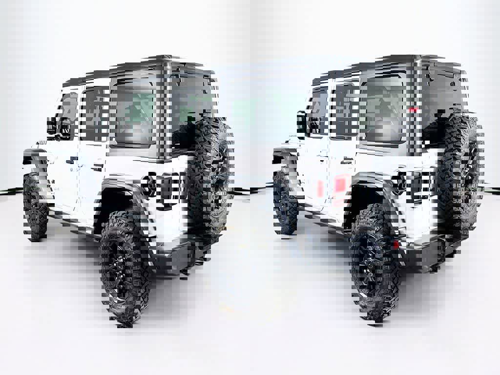Used 2024 Jeep Wrangler Willys image 3
