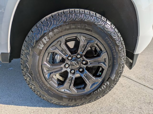 Used 2023 Chevrolet Colorado LT w/ LT Convenience Package image 10