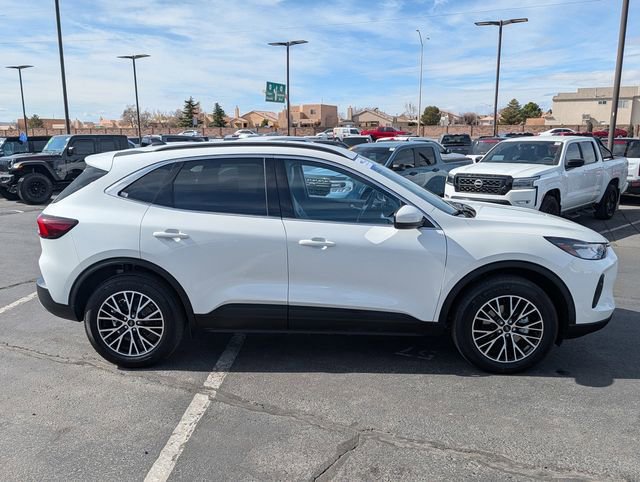 Certified 2025 Ford Escape SE image 6