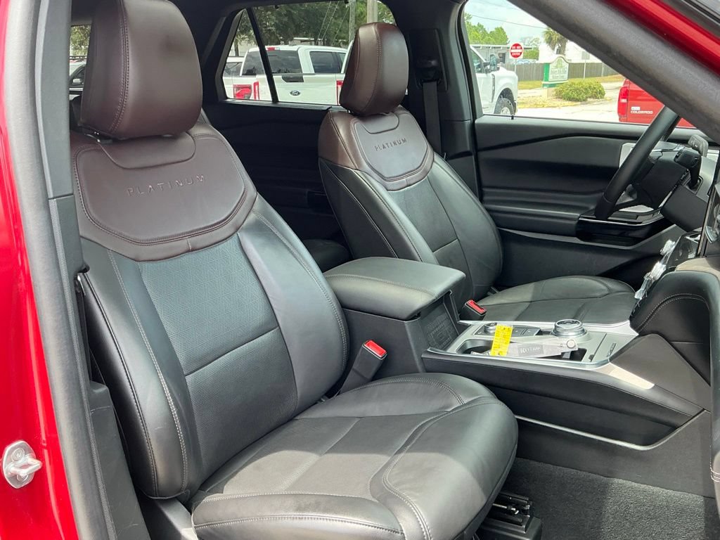 Certified 2023 Ford Explorer Platinum w/ Technology Package AWD/4WD image 23