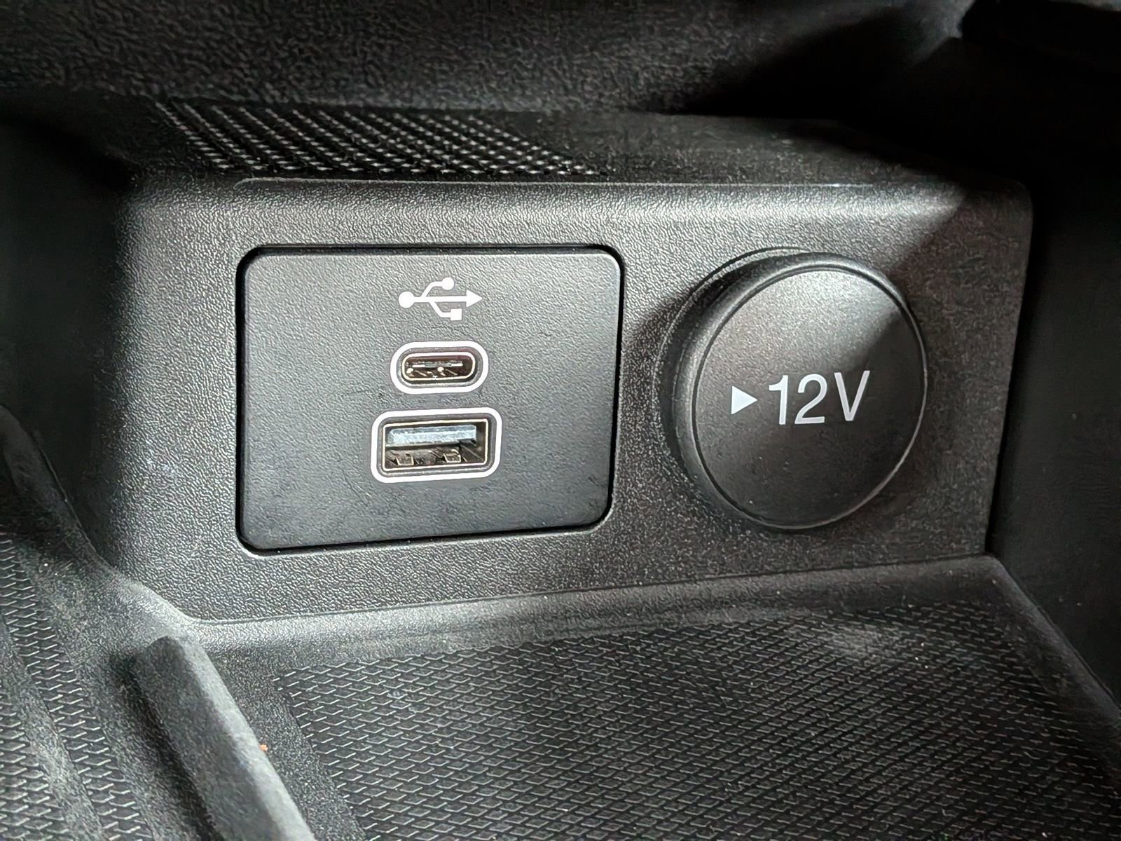 Certified 2025 Ford Escape Platinum image 27