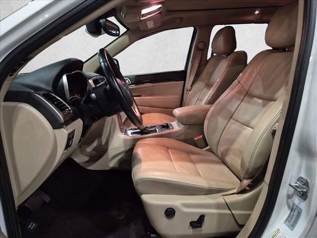 Used 2018 Jeep Grand Cherokee Limited w/ Luxury Group II AWD/4WD image 16