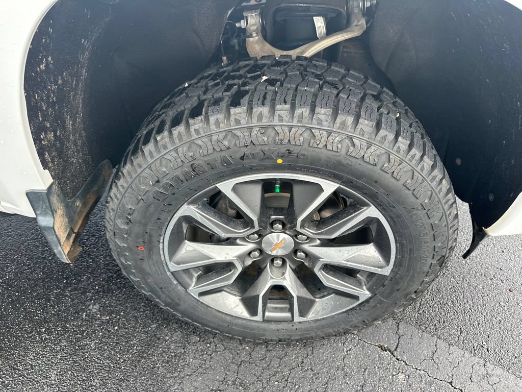 Used 2024 Chevrolet Silverado 1500 RST AWD/4WD image 12