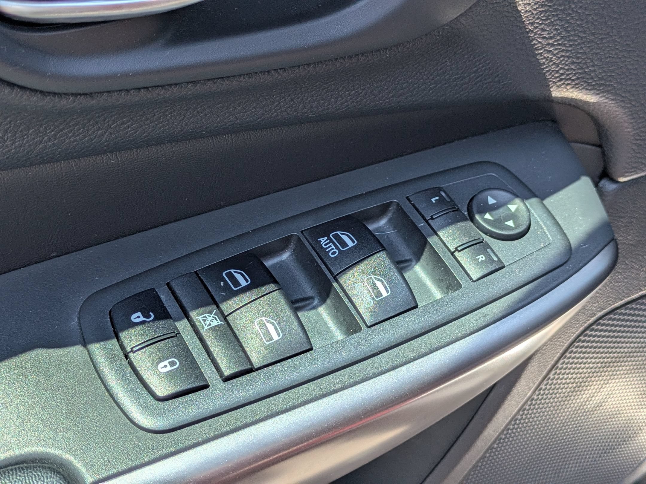 Used 2019 Jeep Cherokee Limited AWD/4WD image 11