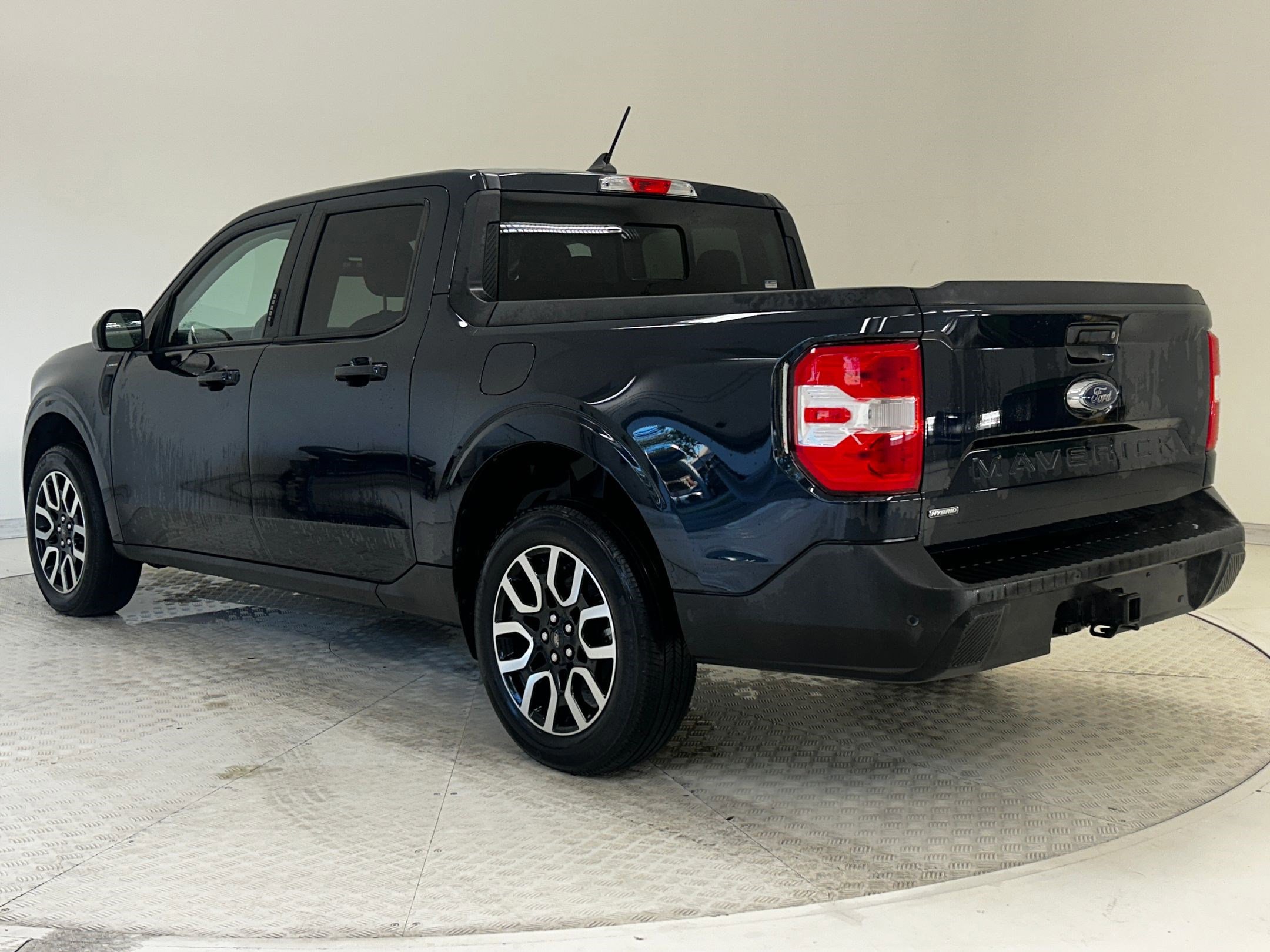 Certified 2022 Ford Maverick Lariat w/ Lariat Luxury Package image 3