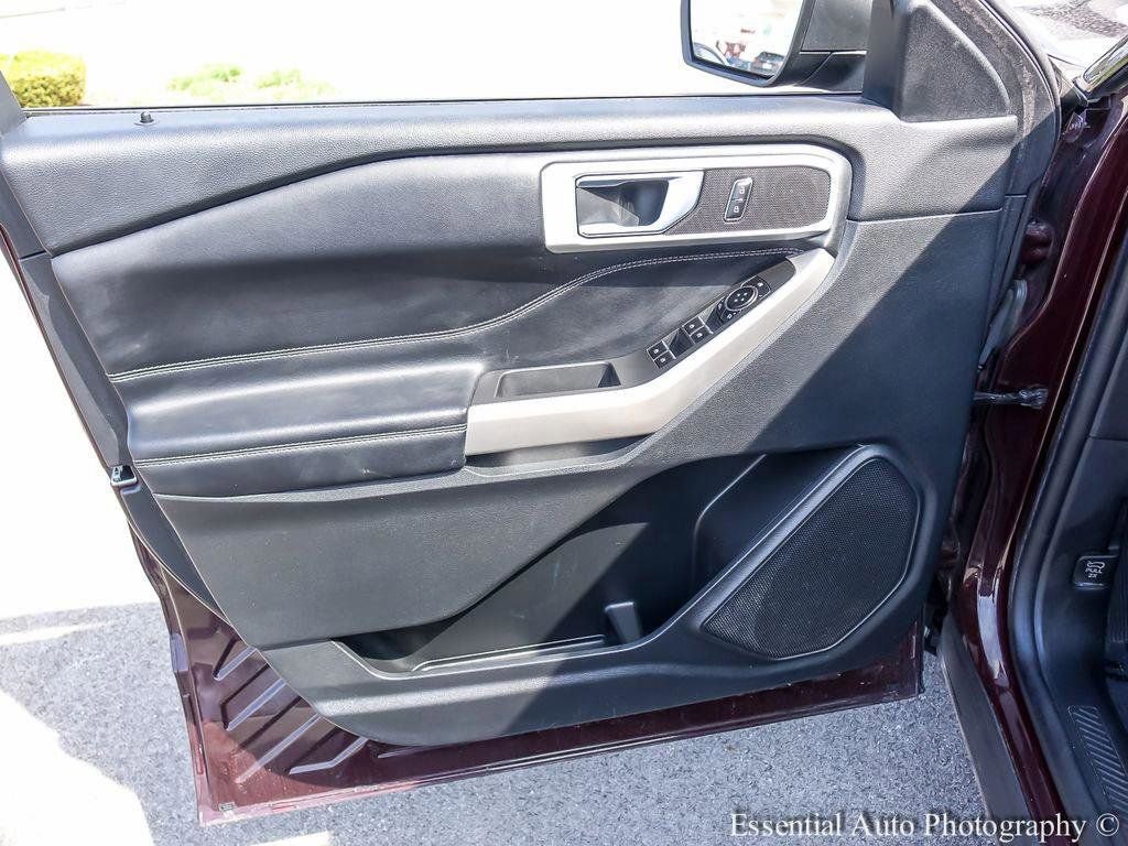 Certified 2022 Ford Explorer XLT w/ Equipment Group 202A image 20