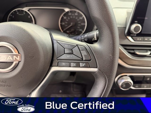 Used 2025 Nissan Altima 2.5 SV FWD image 12