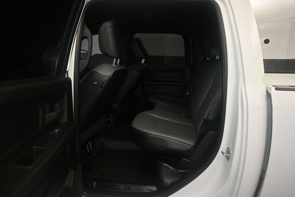 Used 2024 RAM 3500 Tradesman w/ Chrome Appearance Group AWD/4WD image 17