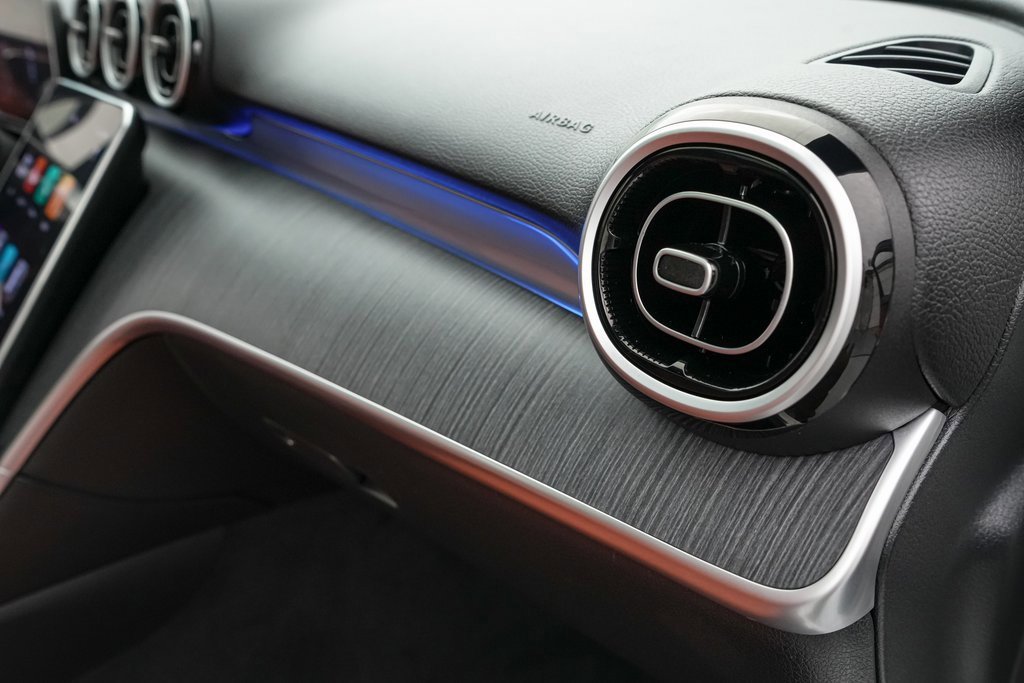 Used 2025 Mercedes-Benz C 300 Sedan image 29