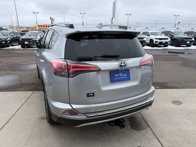 Used 2018 Toyota RAV4 XLE AWD/4WD image 4