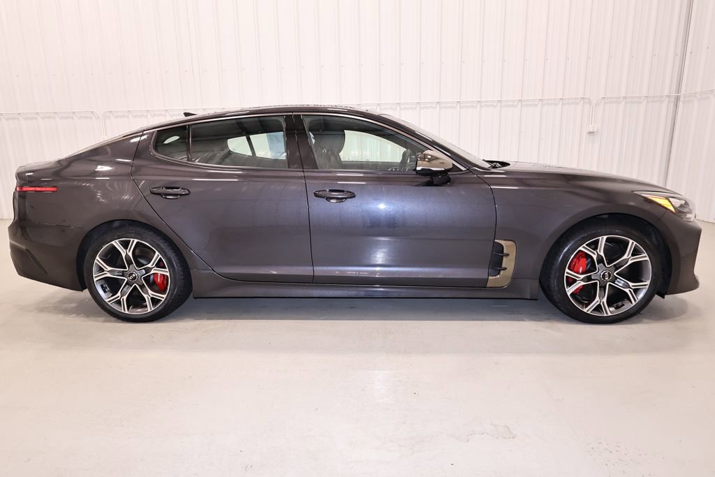 Used 2018 Kia Stinger GT1 AWD/4WD image 2