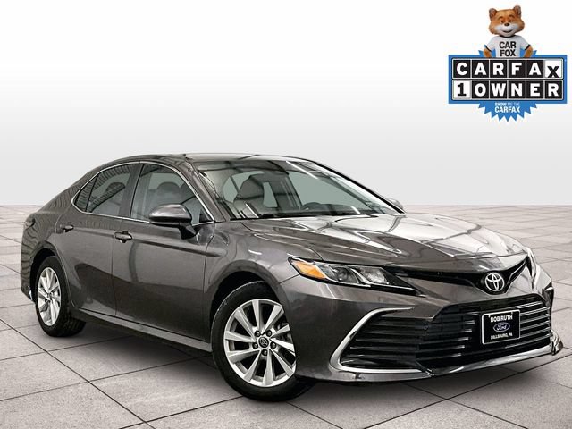 Used 2021 Toyota Camry LE FWD image 2