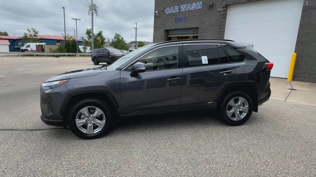 Used 2025 Toyota RAV4 XLE AWD/4WD image 6