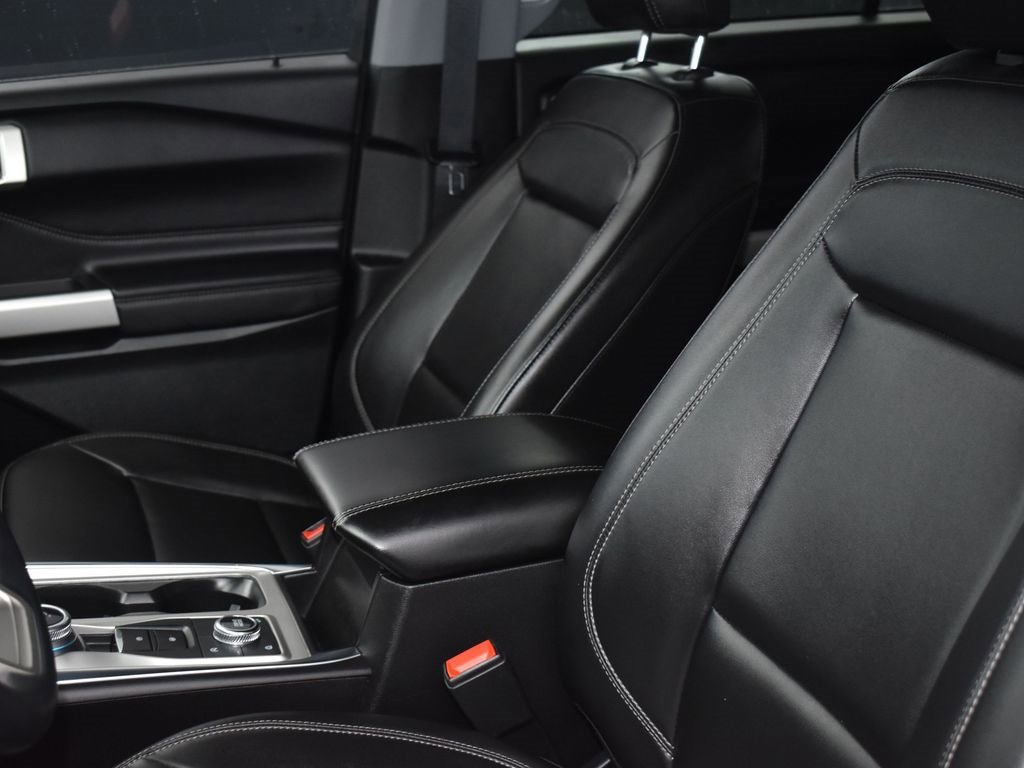 Certified 2023 Ford Explorer XLT w/ Equipment Group 202A image 10