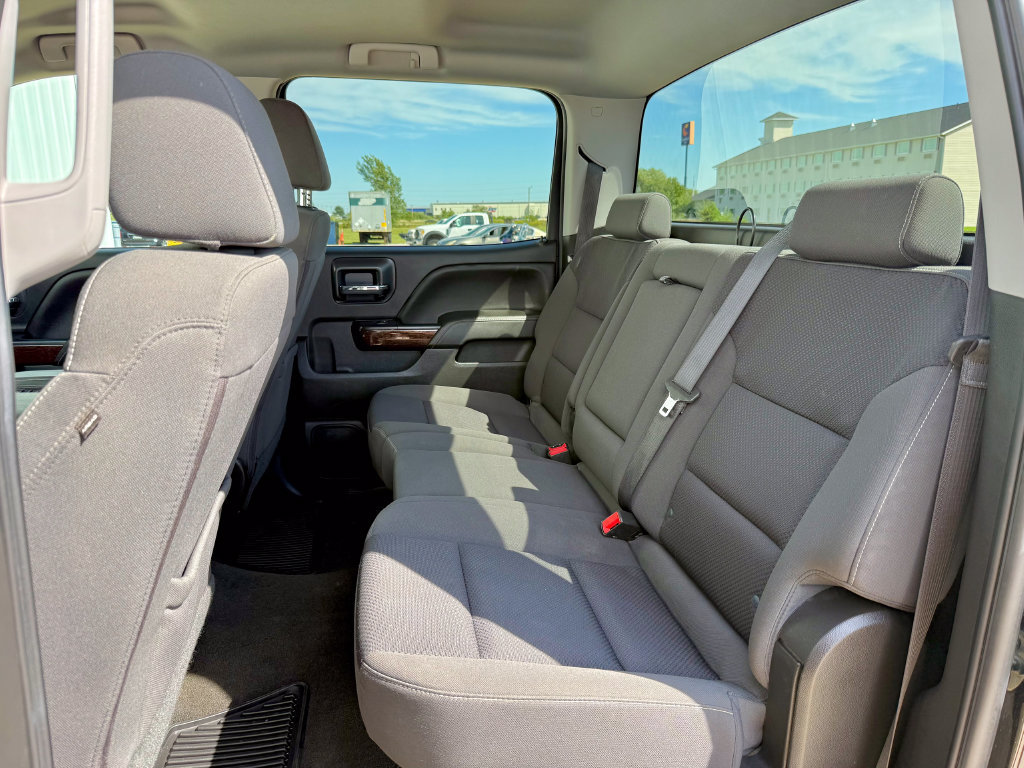 Used 2018 GMC Sierra 1500 SLE w/ Suspension Package, Off-Road AWD/4WD image 12