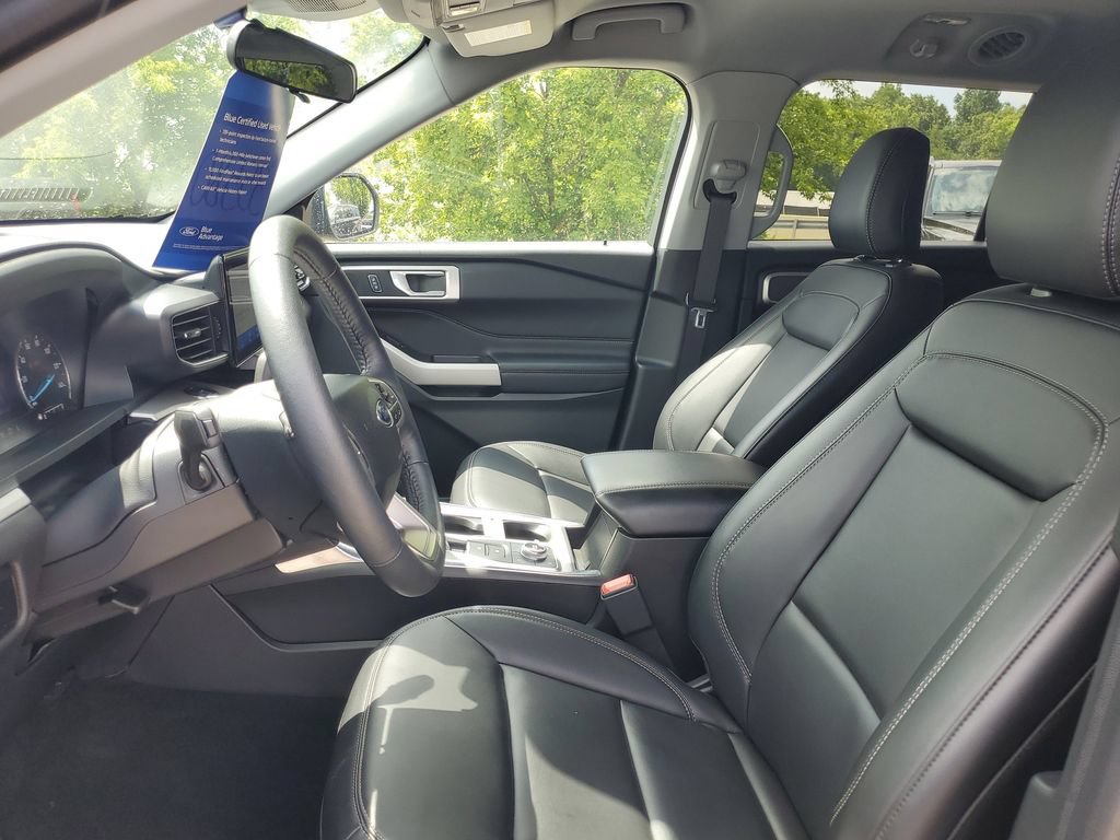 Certified 2024 Ford Explorer XLT w/ Equipment Group 202A AWD/4WD image 11