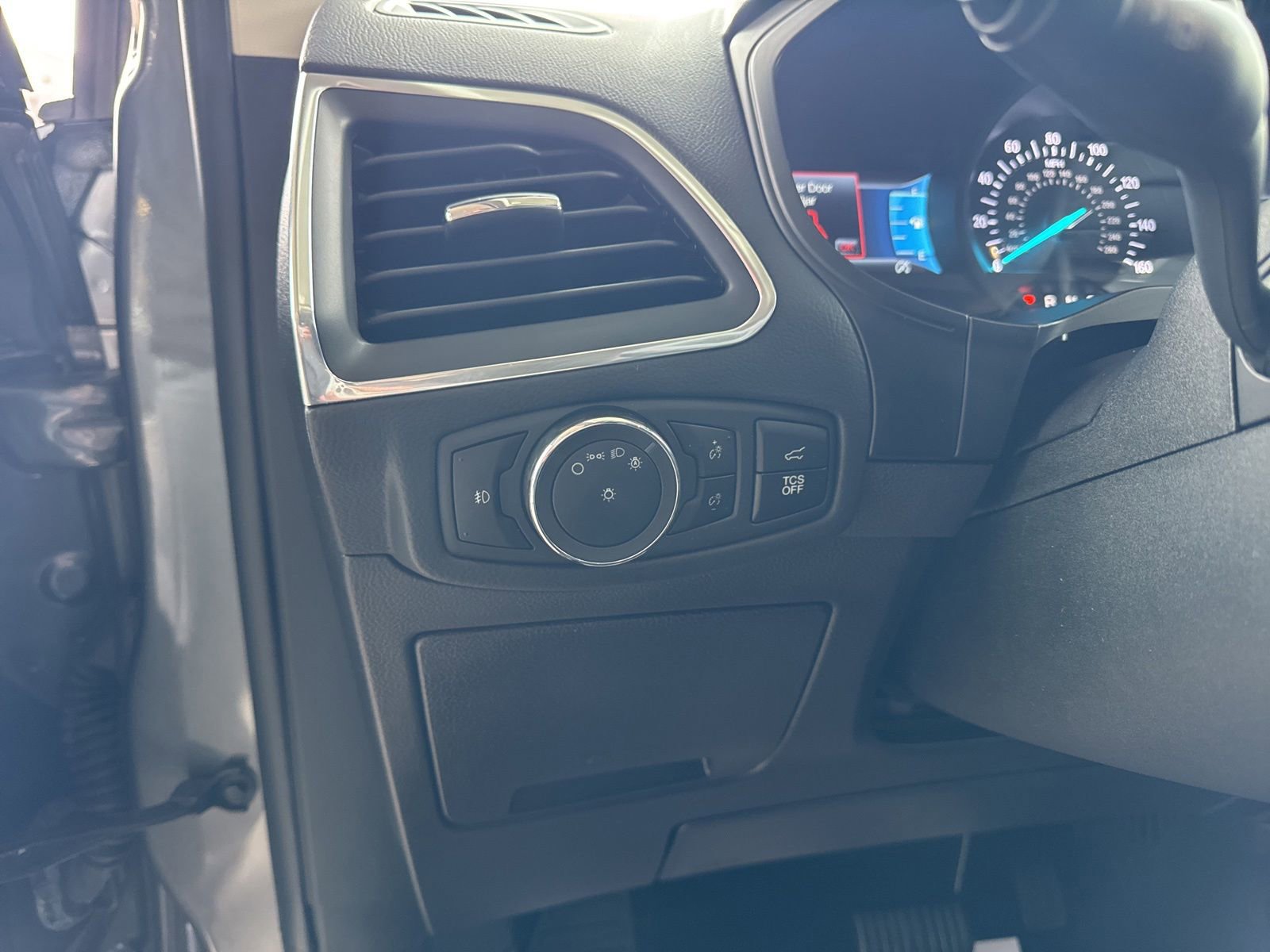 Certified 2023 Ford Edge Titanium AWD/4WD image 26