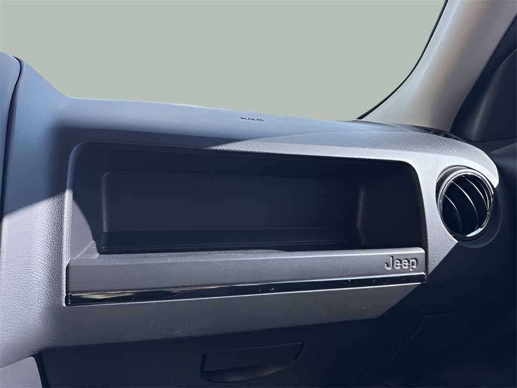 Used 2017 Jeep Patriot Latitude image 28