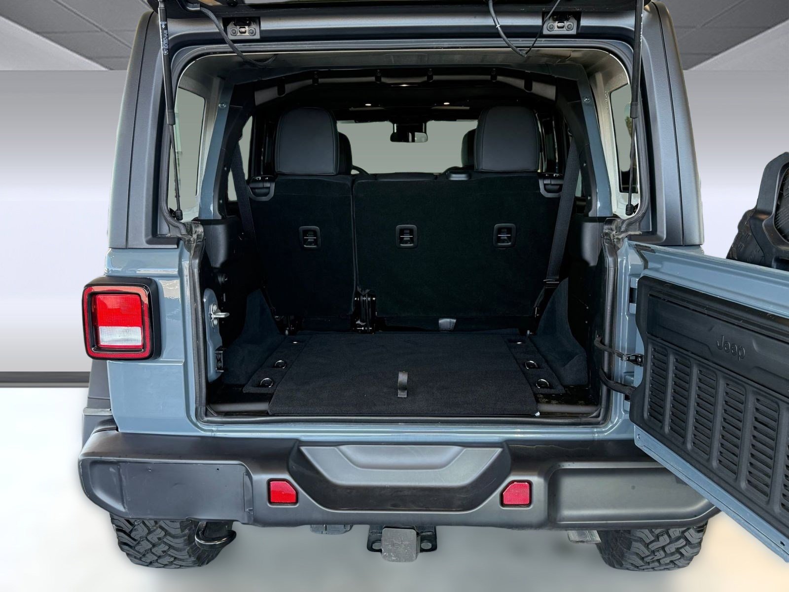 Used 2024 Jeep Wrangler Unlimited Sport AWD/4WD image 32