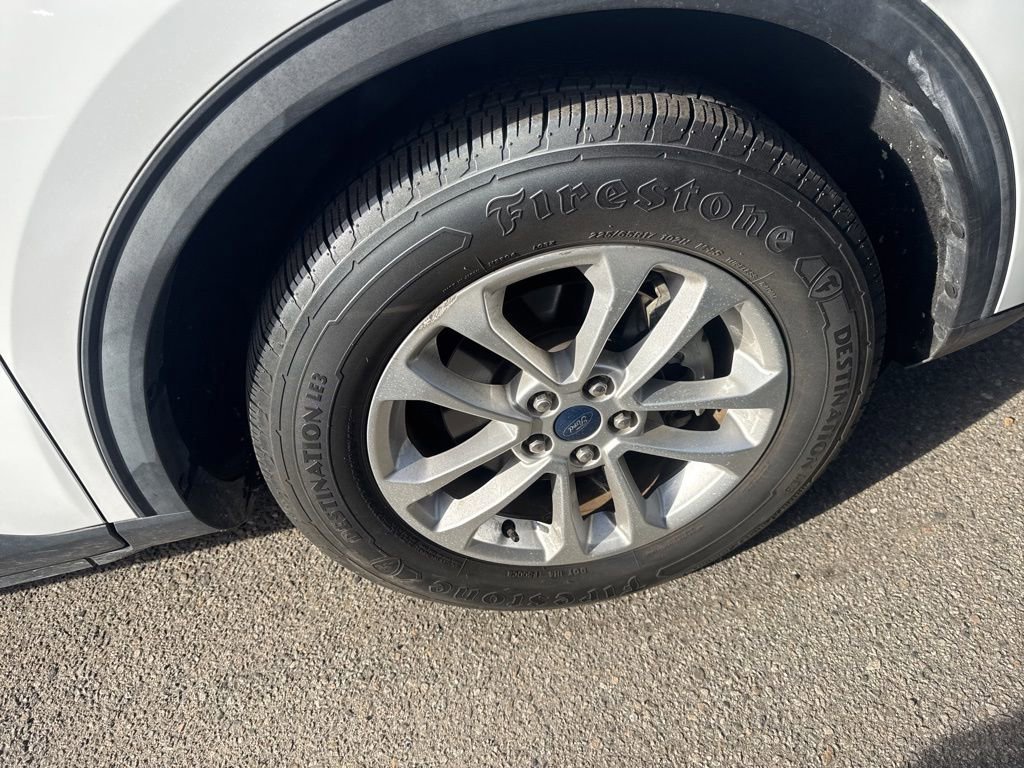 Certified 2020 Ford Escape SE image 8