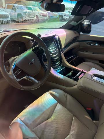 Used 2018 Cadillac Escalade Platinum image 5