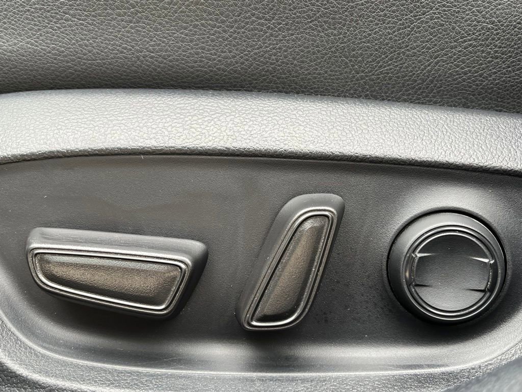 Used 2023 Toyota Camry SE w/ Convenience Package image 18