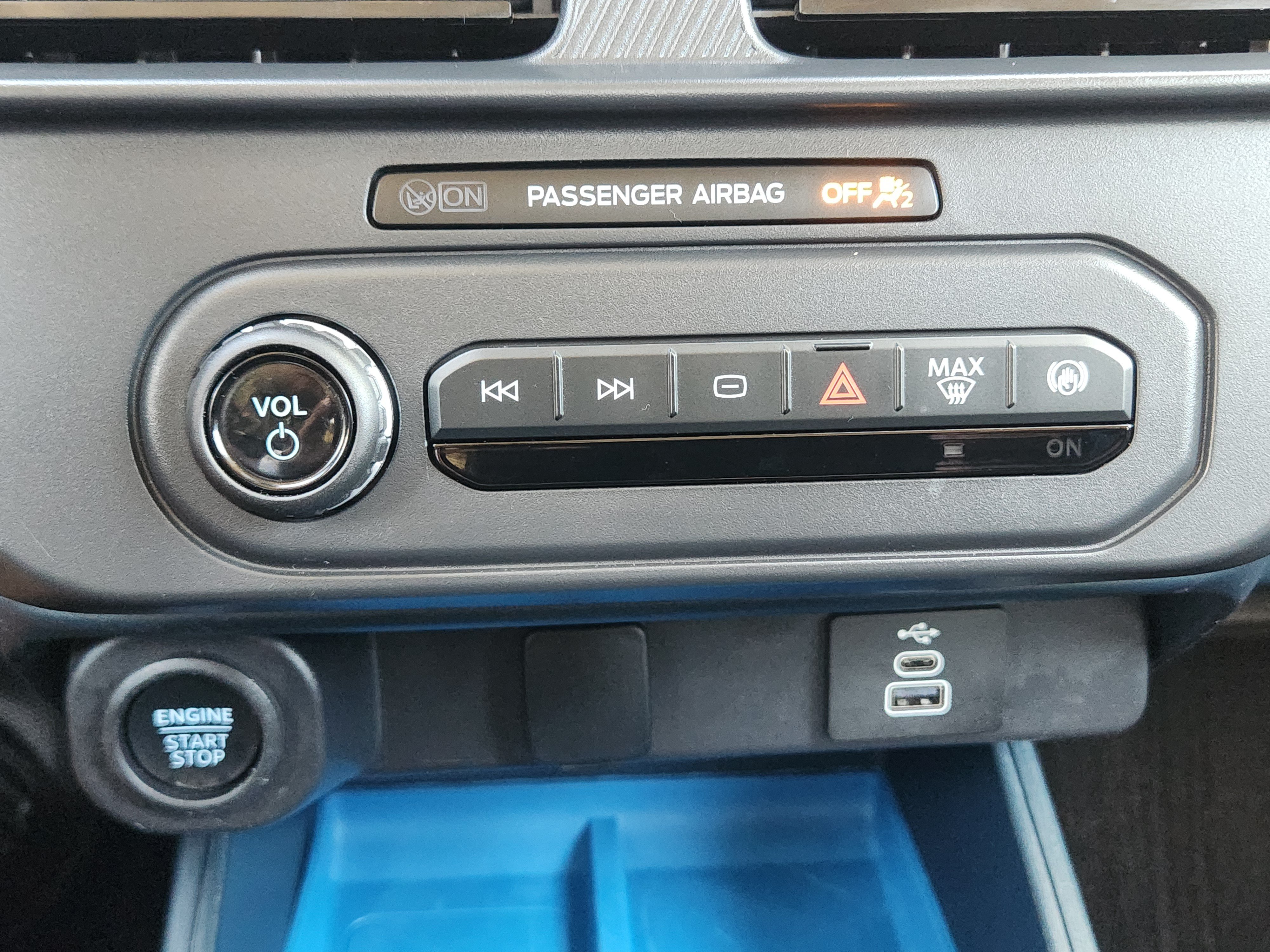 Certified 2025 Ford Maverick XLT FWD image 14