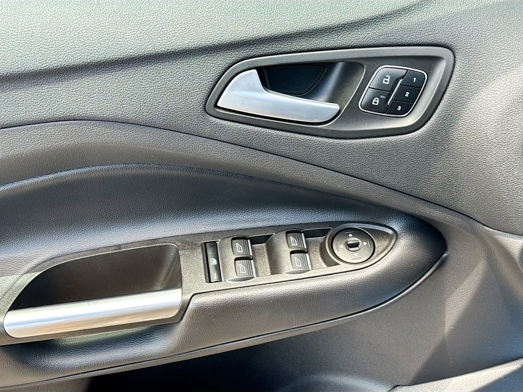 Certified 2019 Ford Escape Titanium FWD image 20