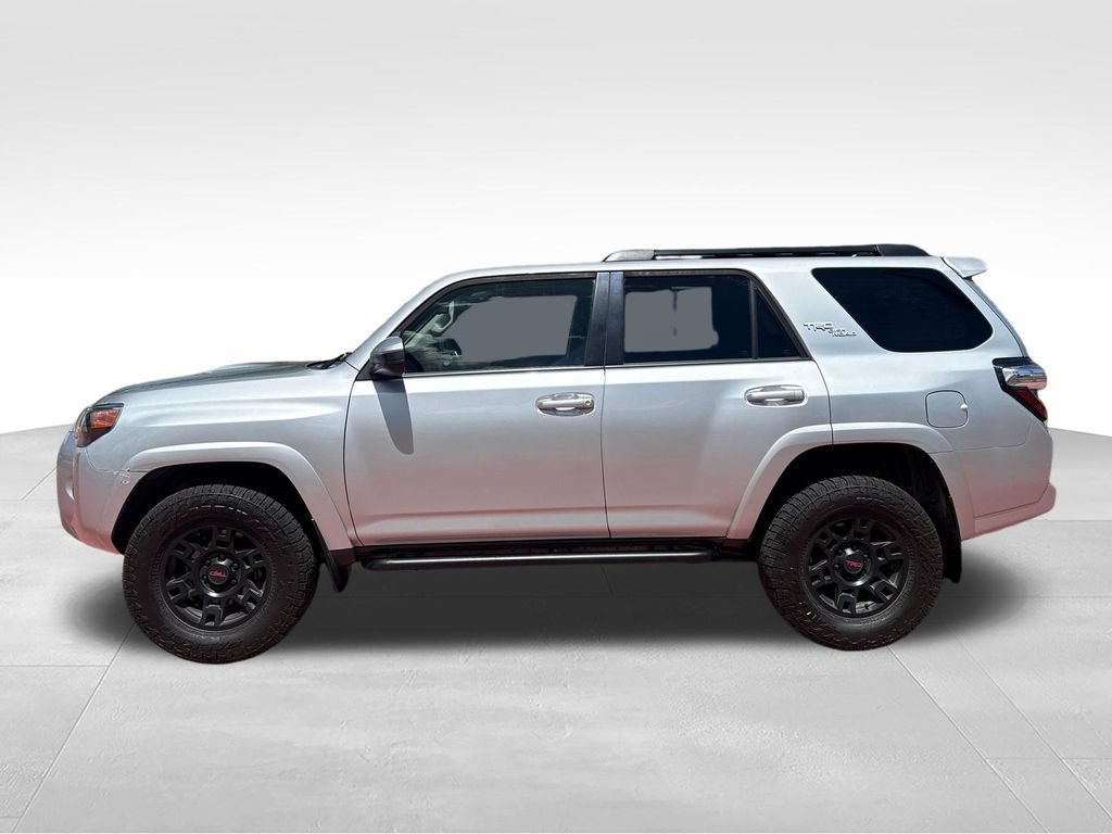 Used 2022 Toyota 4Runner TRD Off-Road AWD/4WD image 6