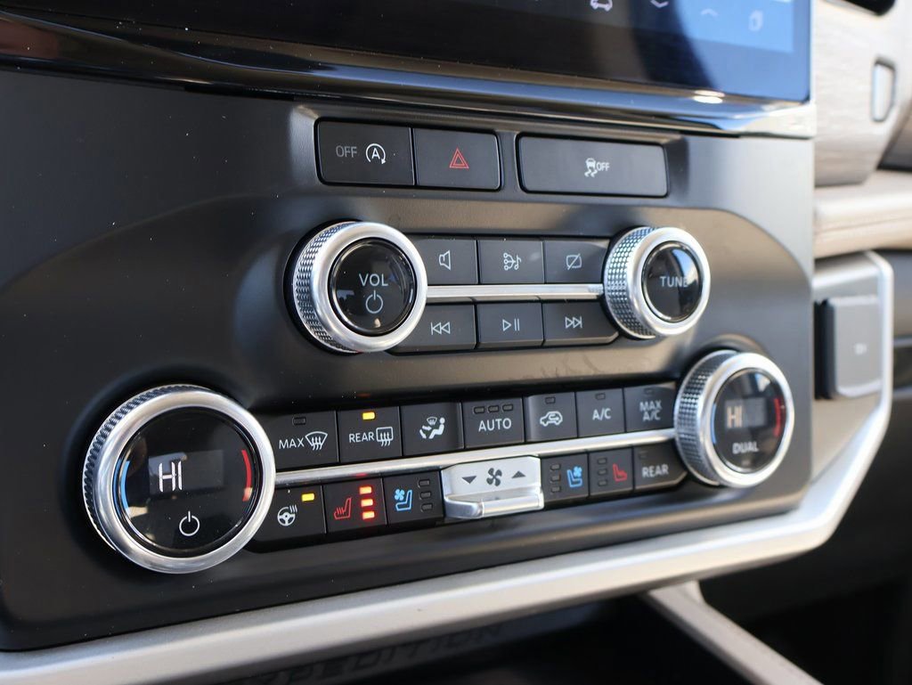 Certified 2024 Ford Expedition Limited image 38