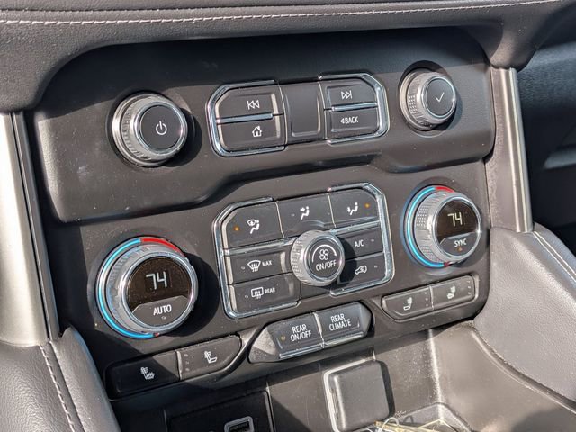 Used 2024 Chevrolet Suburban LT RWD image 22