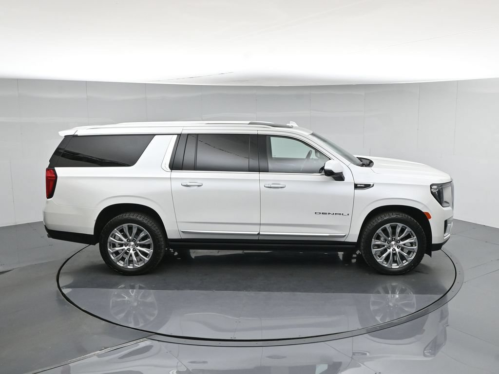 Used 2023 GMC Yukon XL Denali AWD/4WD image 41