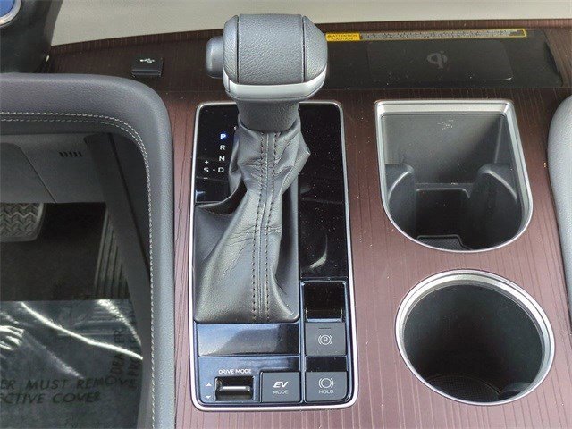 Used 2022 Toyota Sienna XLE image 19