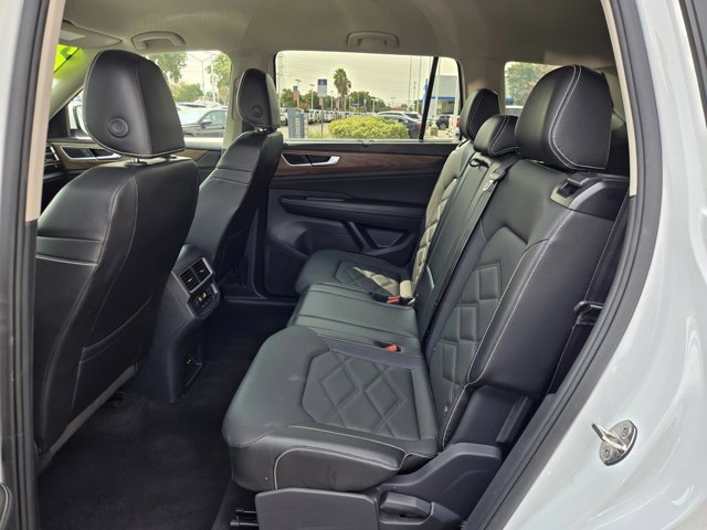 Used 2025 Volkswagen Atlas SE FWD image 10