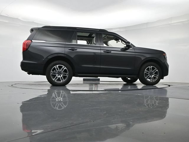 Certified 2025 Ford Expedition Active AWD/4WD image 39