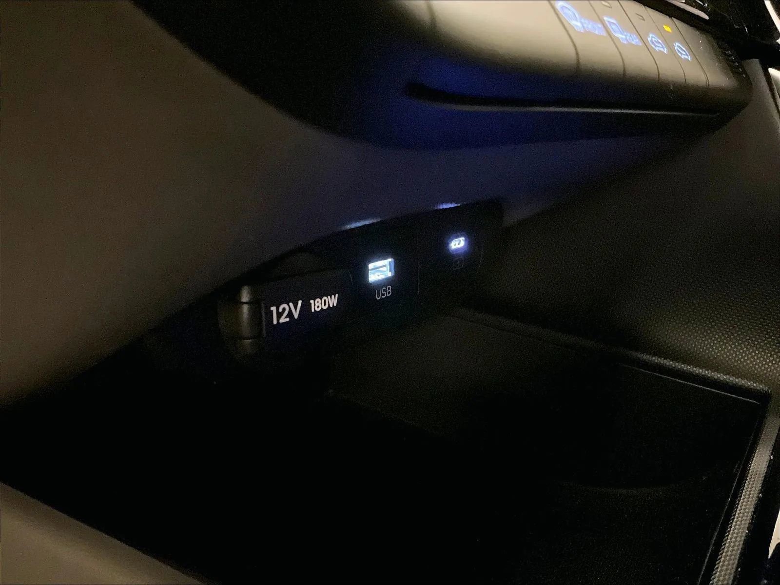 Used 2025 Hyundai Elantra Blue image 31