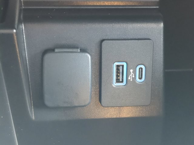 Certified 2023 Ford Explorer XLT w/ Equipment Group 202A AWD/4WD image 23