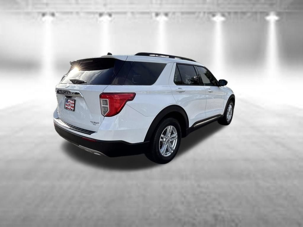 Certified 2021 Ford Explorer XLT w/ Equipment Group 202A RWD image 4