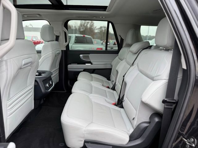 Certified 2025 Ford Expedition Max Platinum image 21