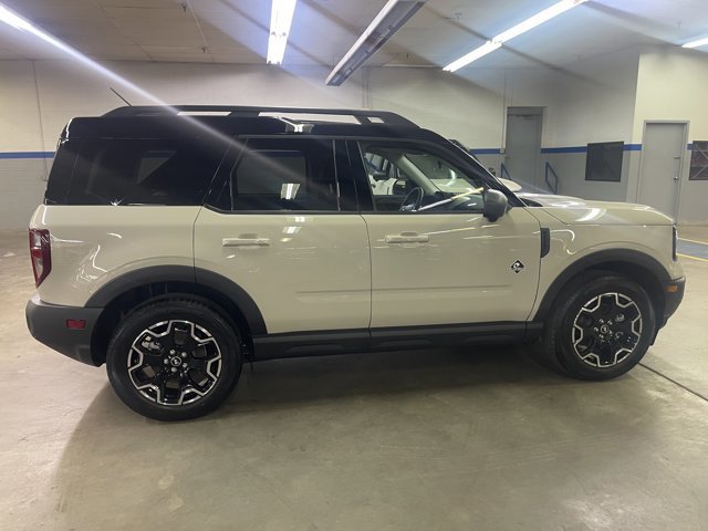 Certified 2025 Ford Bronco Sport Outer Banks w/ Outer Banks Tech Package+ AWD/4WD image 6