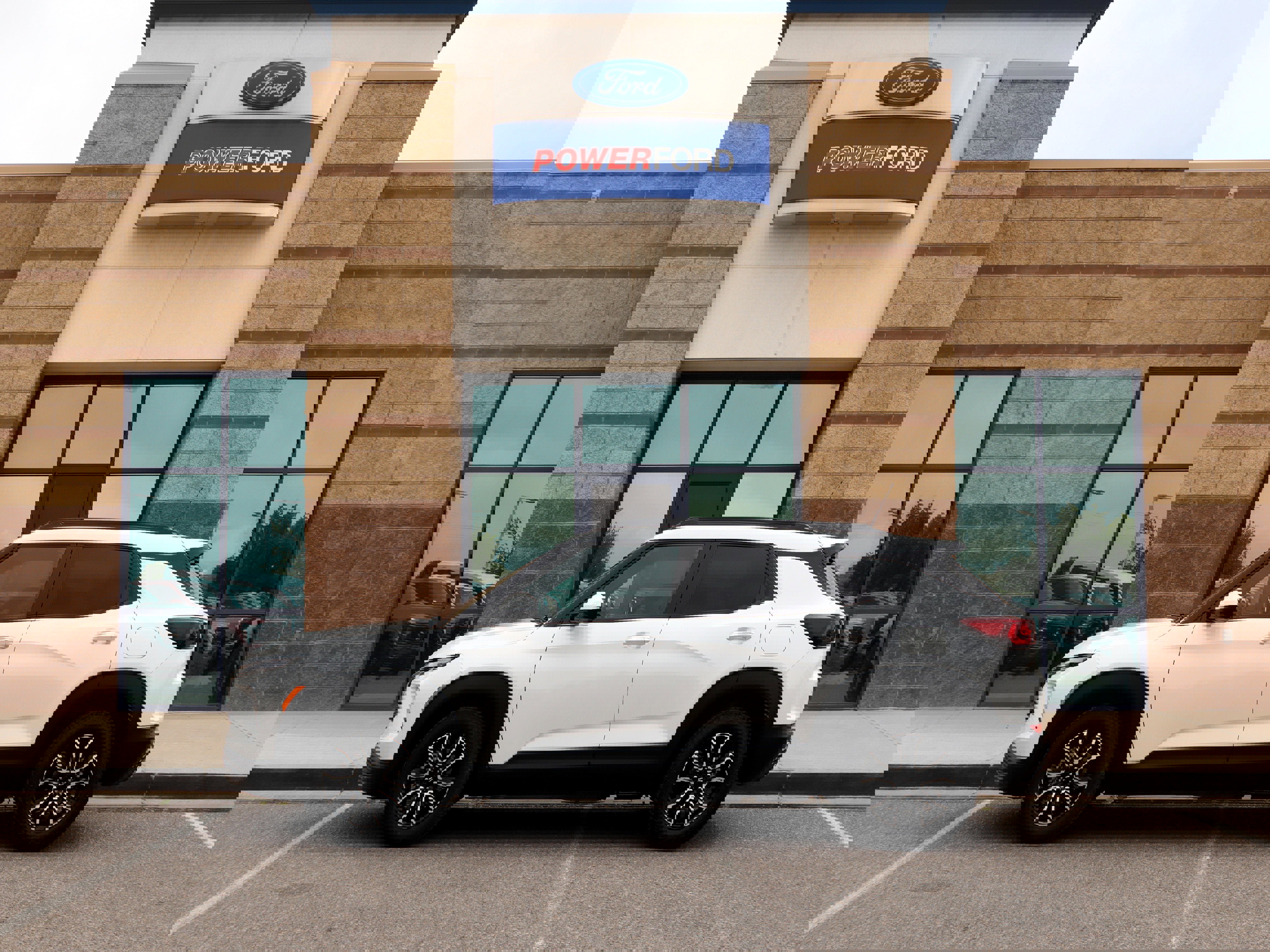 Used 2025 Chevrolet TrailBlazer ACTIV w/ Convenience Package image 2