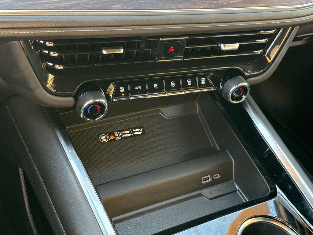 Used 2025 Chevrolet Tahoe Z71 w/ Comfort Package image 24