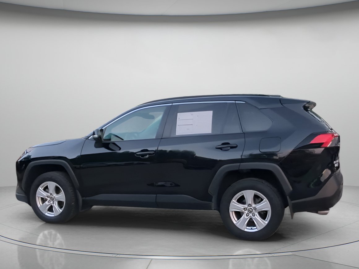 Used 2021 Toyota RAV4 XLE AWD/4WD image 16