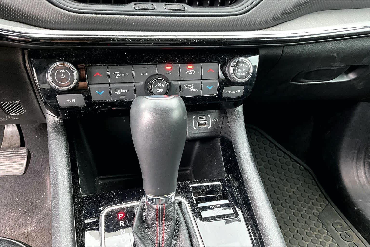 Used 2024 Jeep Compass Trailhawk AWD/4WD image 37