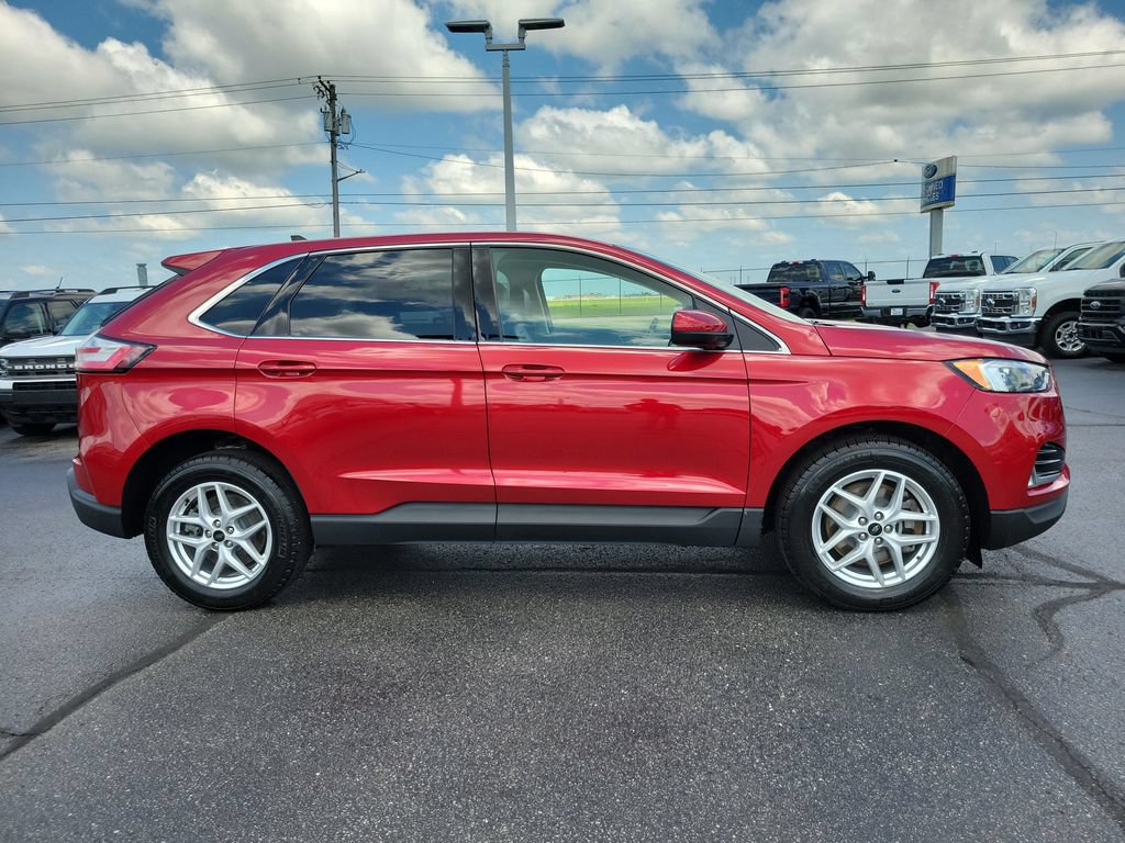 Certified 2024 Ford Edge SEL w/ Convenience Package AWD/4WD image 3