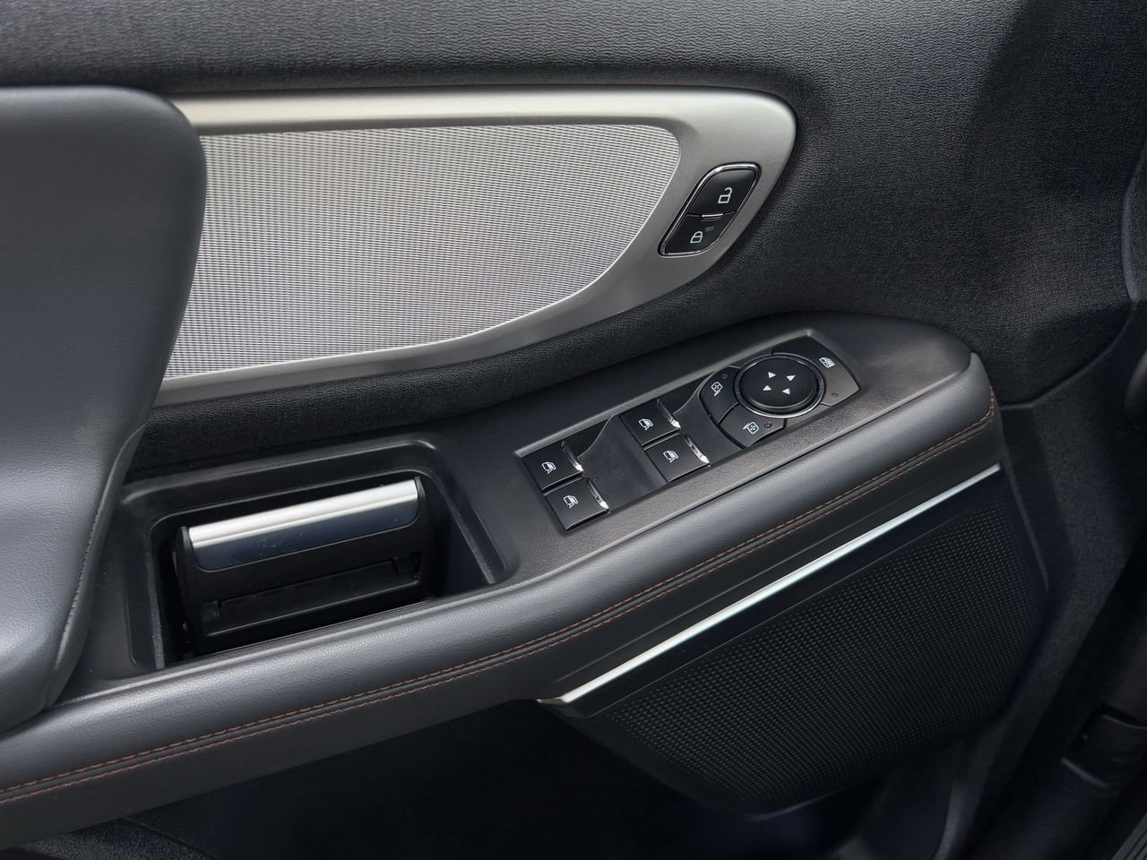 Certified 2025 Ford Expedition Active RWD image 26