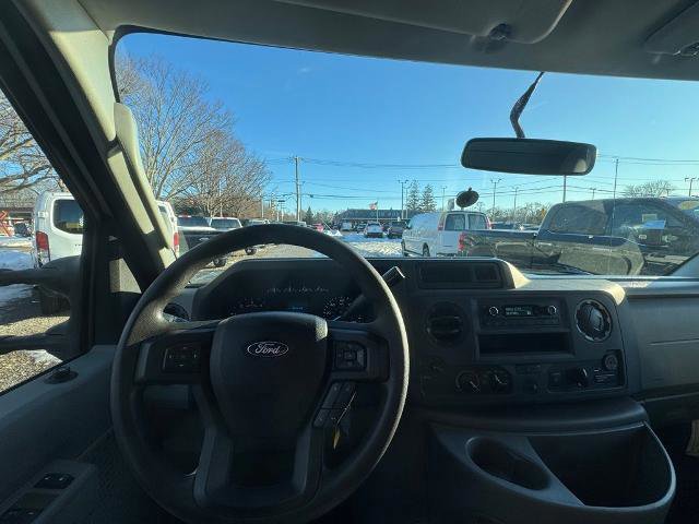 Certified 2022 Ford E-350 and Econoline 350 Super Duty w/ Power Windows & Locks Group image 14