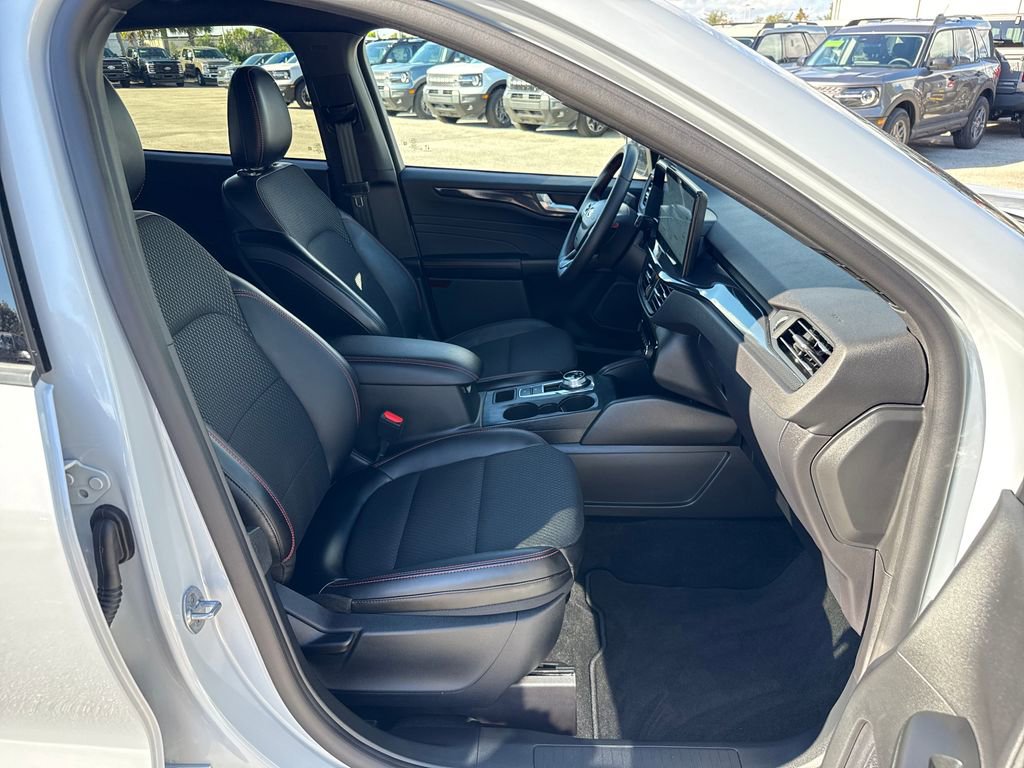 Certified 2025 Ford Escape ST-Line w/ Equipment Group 301A image 26