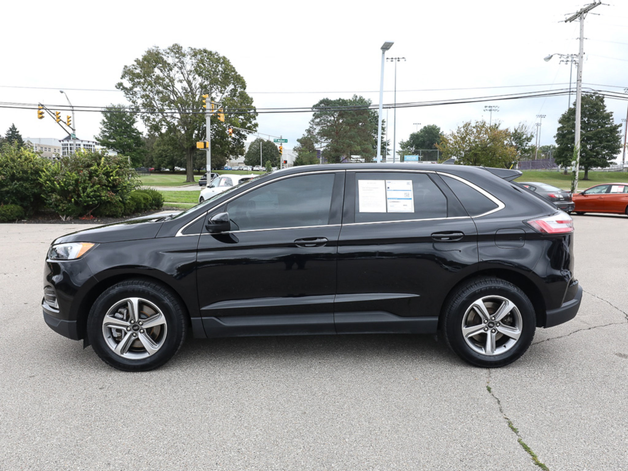 Certified 2024 Ford Edge SEL w/ Convenience Package AWD/4WD image 3